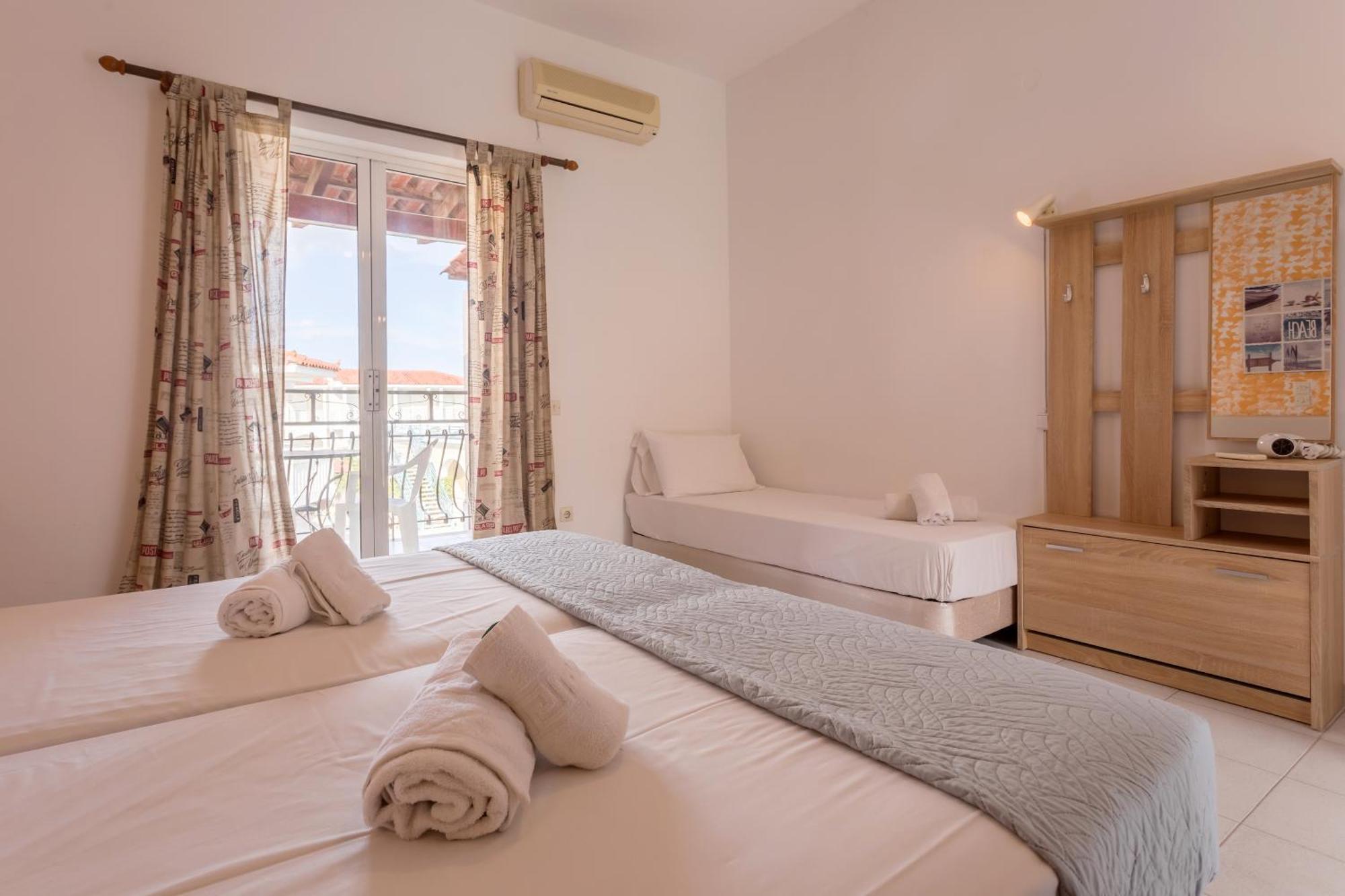 Holidays Studios & Apartments Laganas Exterior foto